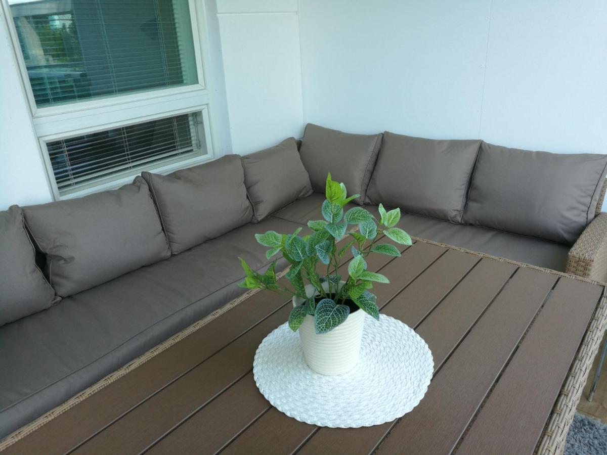 Starhomes Double Lux 8 Oulu Bagian luar foto